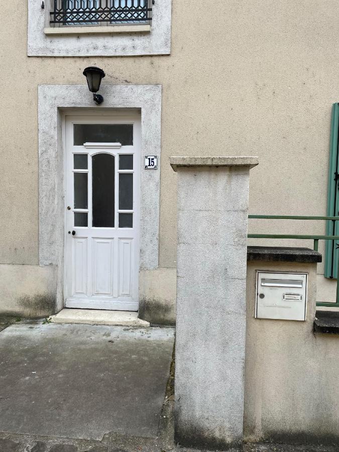 T3-Balcon Plein Sud-Acces Direct Au Bord Du Loing Apartman Moret-sur-Loing Kültér fotó